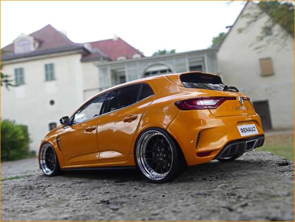 1:18 Renault Megane RS - Tonic Orange Edition -